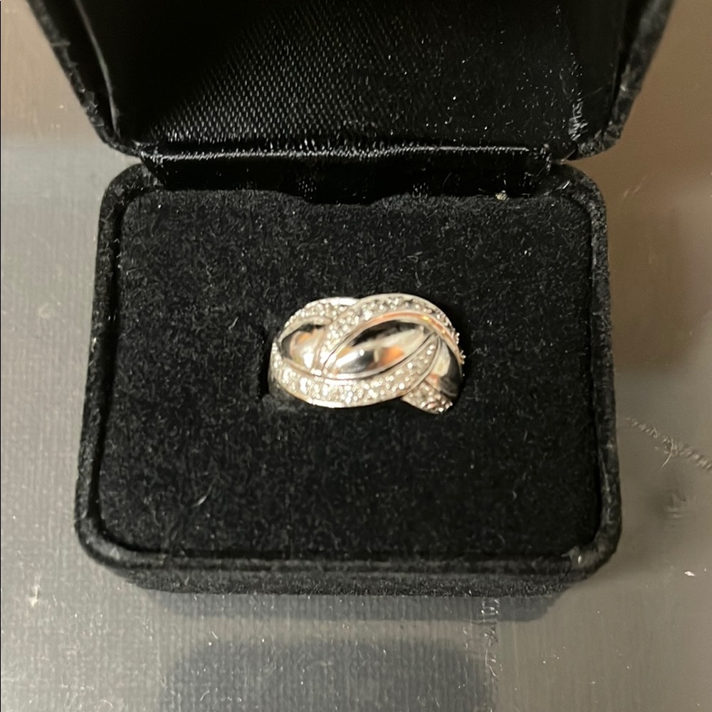 Elegant Silver diamond Knot Ring